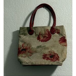 Vintage roses floral purse. Faux leather straps Susy Chen 13x11 shoulder